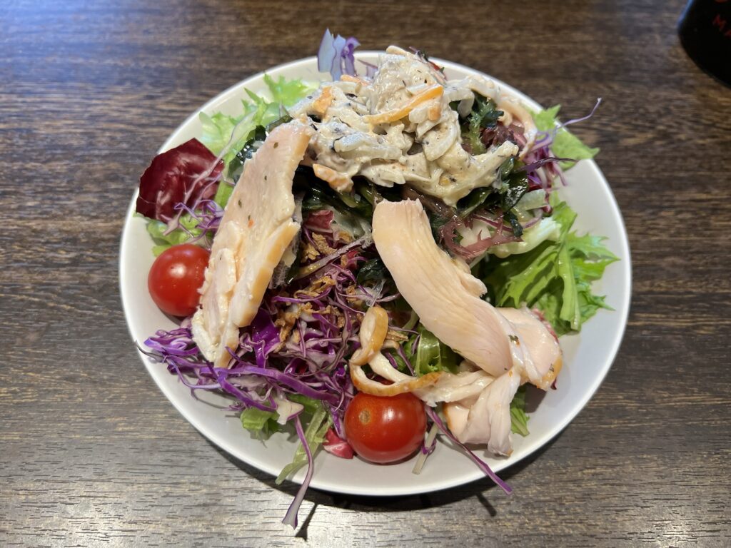 具剤もたっぷりなサラダ